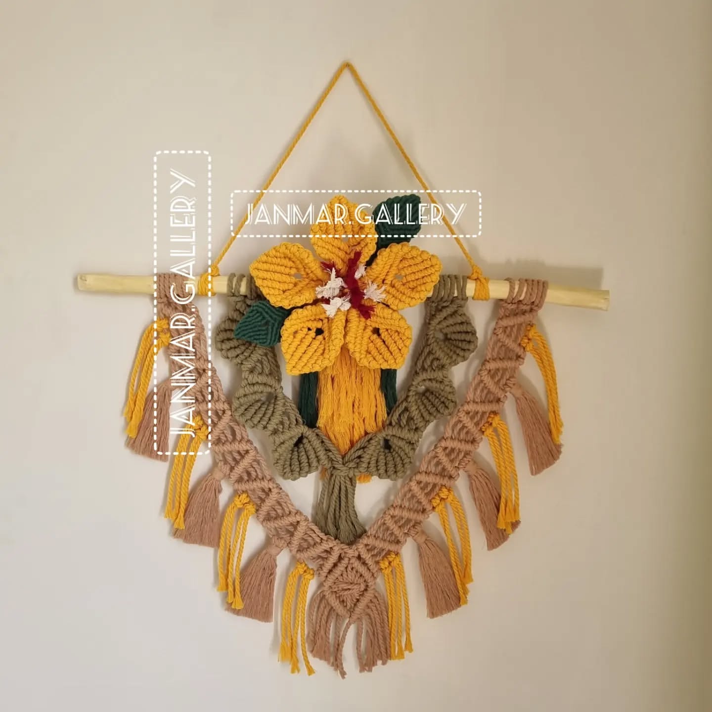 دیوارکوب مکرومه