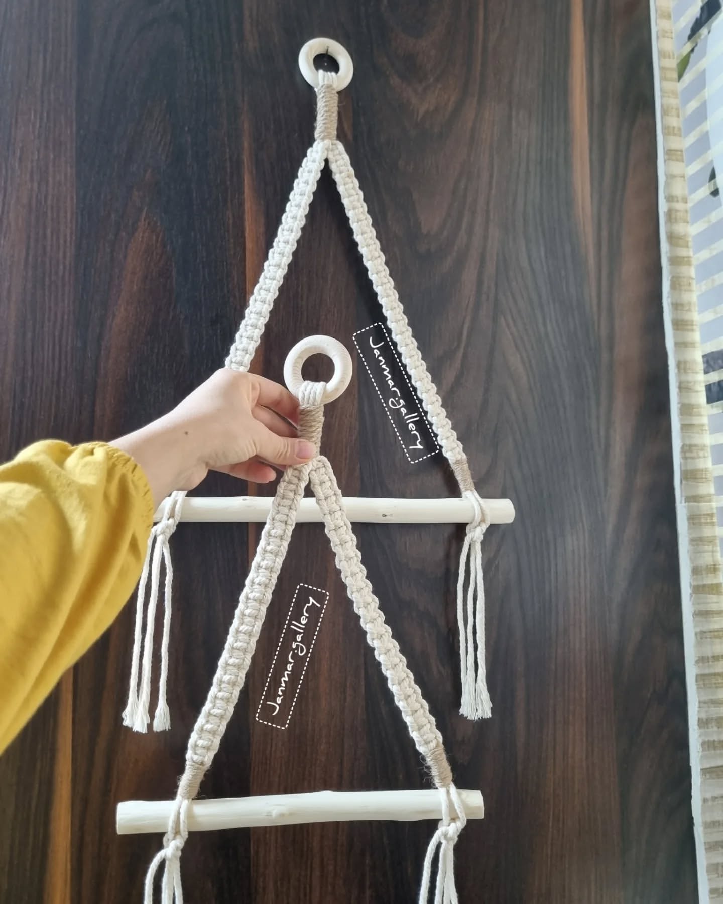 آویز دستمال رولی