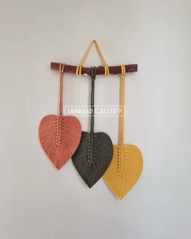 دیوارکوب پر مکرومه