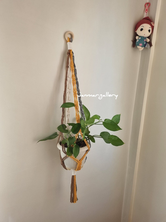 نگهدارنده گلدان