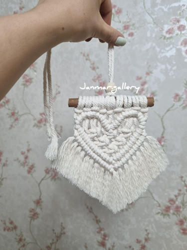 آویز ماشین مکرومه