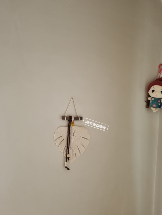 دیوارآویز برگ مکرومه