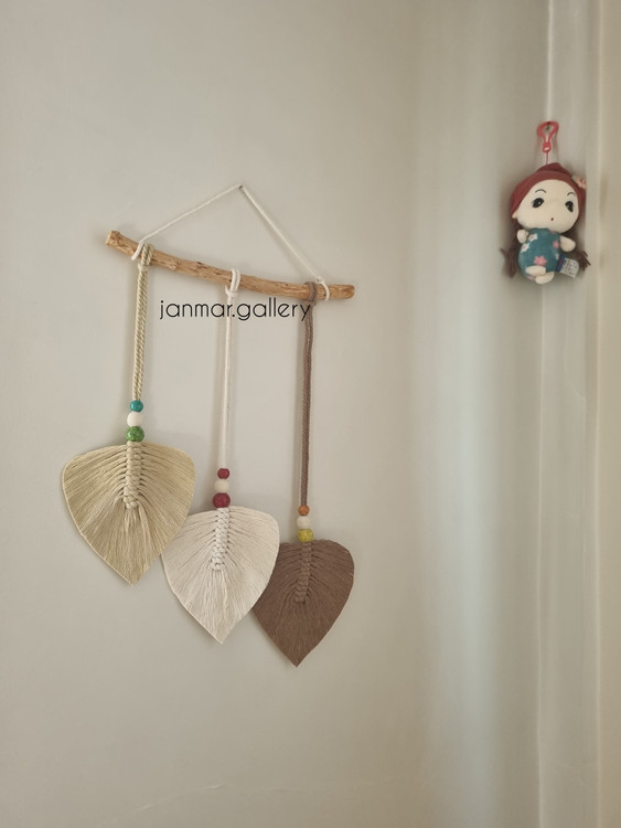 دیوارآویز برگ مکرومه